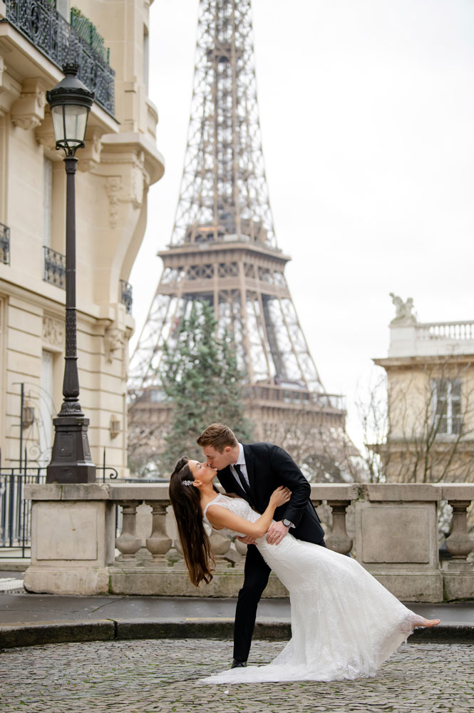 Best Outdoor Elopement Locations in Paris - Avenue de Camoëns