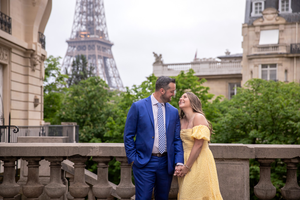 Couple-photoshoot-around-Paris-with-Paris-Photographer-Daniel-2