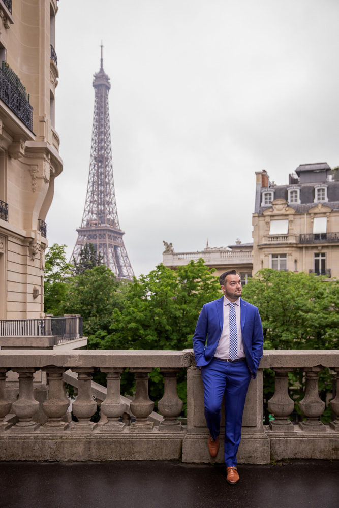 Couple-photoshoot-around-Paris-with-Paris-Photographer-Daniel-5