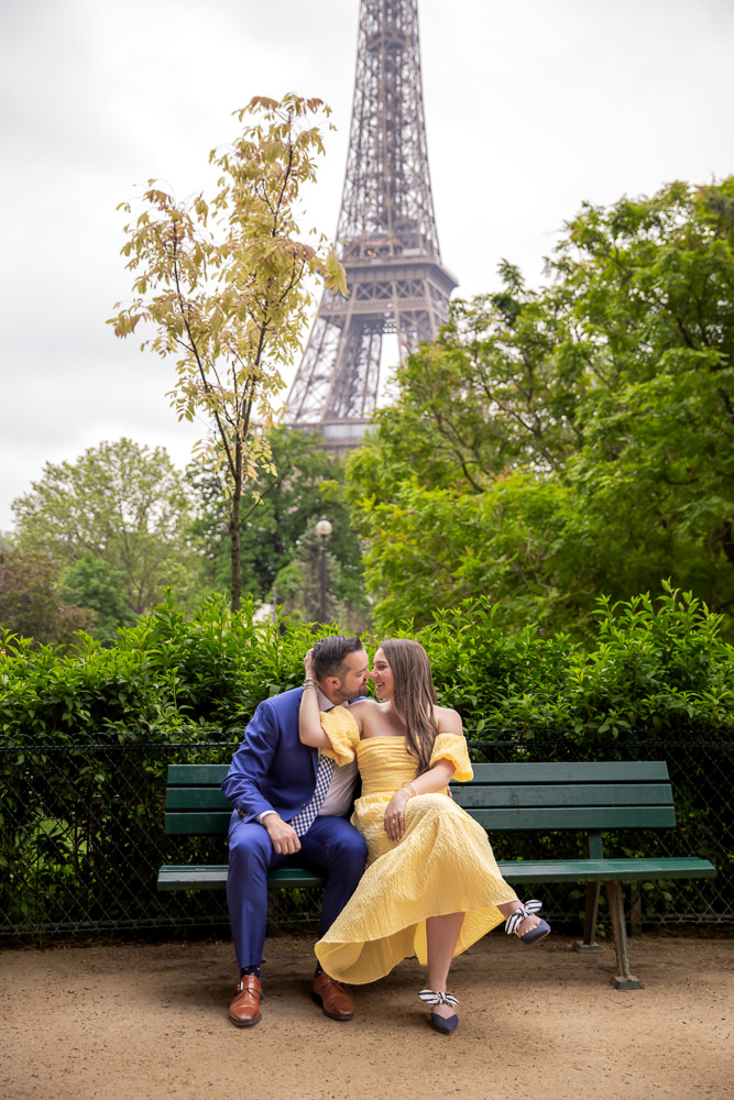 Couple-photoshoot-around-Paris-with-Paris-Photographer-Daniel-6