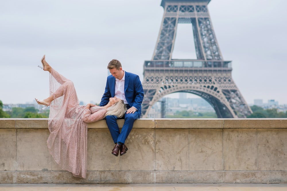eiffel tower engagement photos