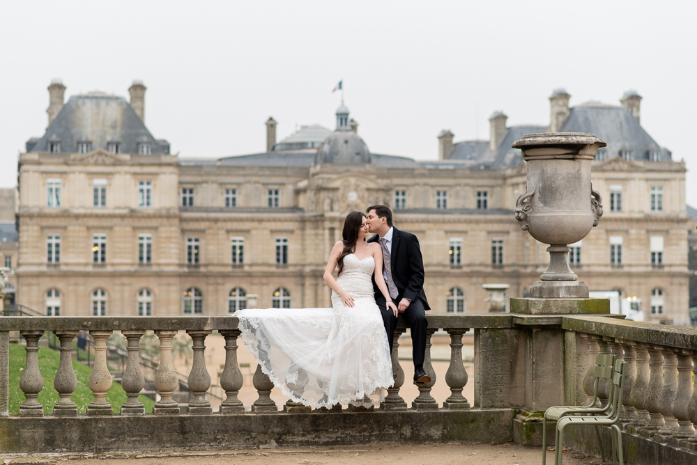 Elopement in Paris by photographer Vio 34