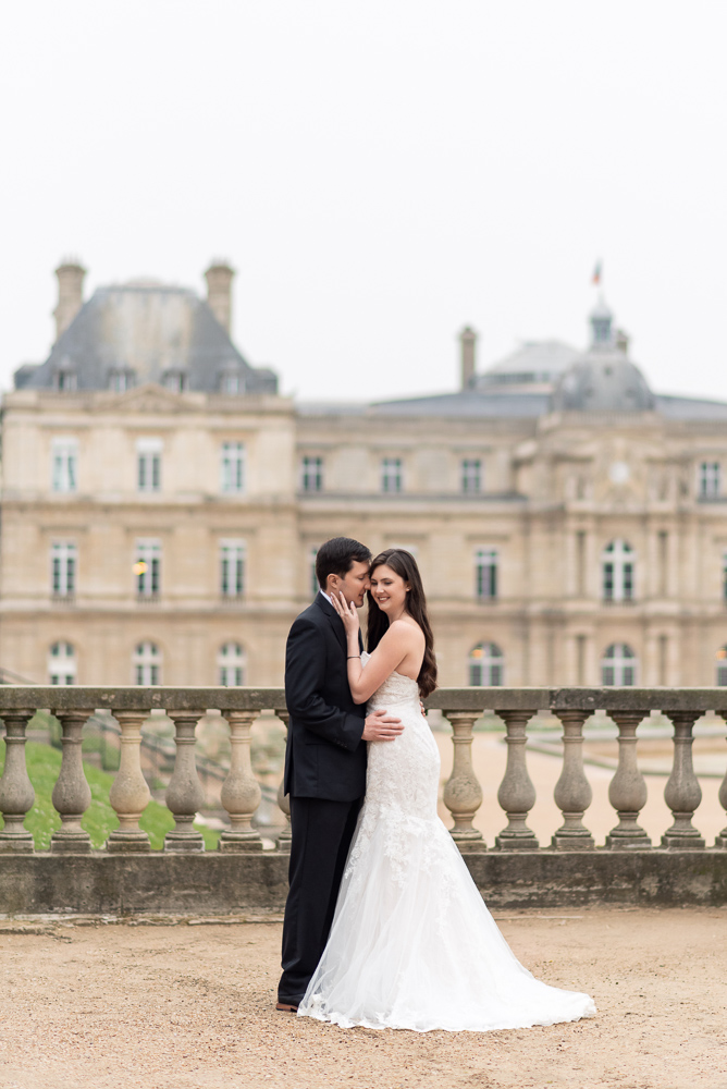Elopement in Paris by photographer Vio 37