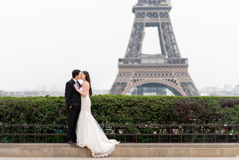 Elopement in Paris by photographer Vio 43