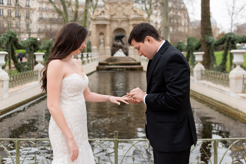 Elopement in Paris by photographer Vio 8