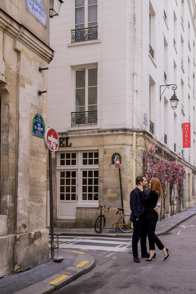 Engagement-street-style-chic-photoshoot-with-Daniel1