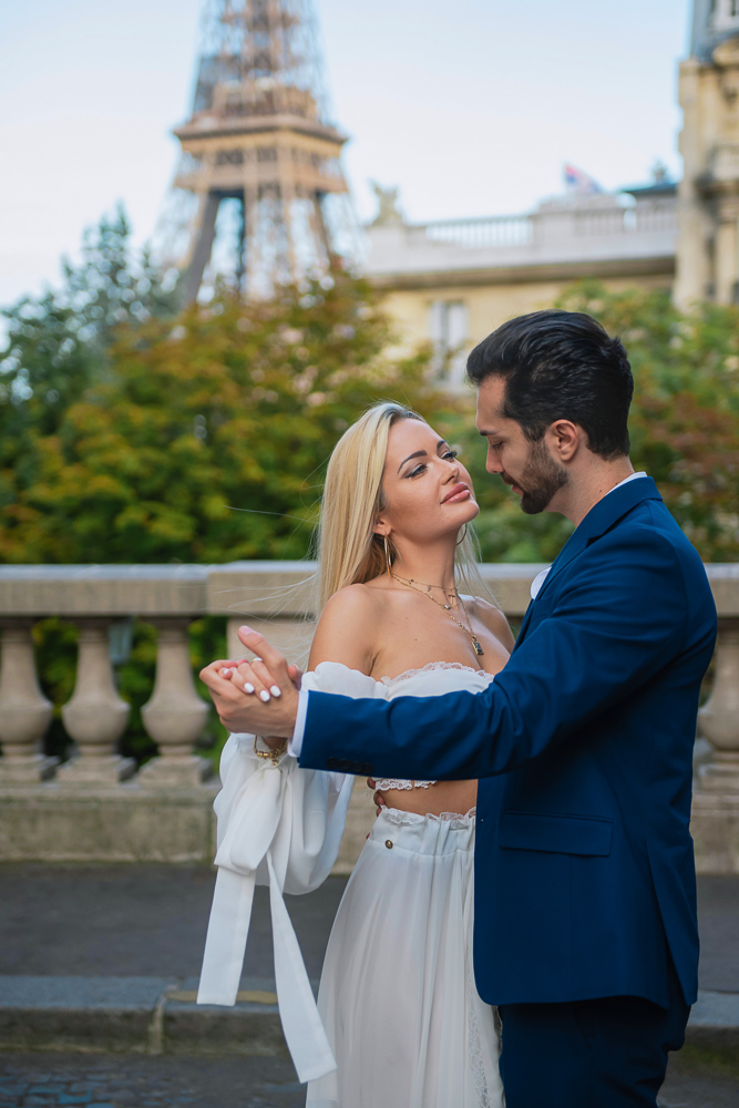 Paris honeymoon photographer Vio 49