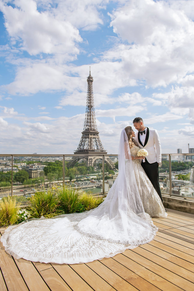 Paris wedding photos with the Eiffel Tower in the background