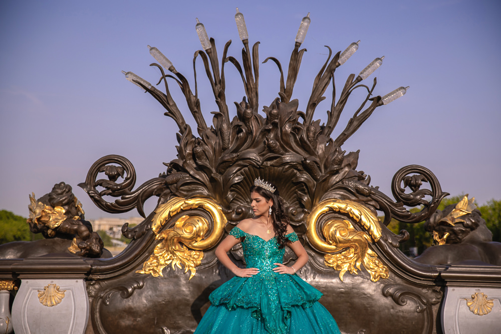 Quinceanera-photoshoot-celebration-with-photographer-Daniel-3