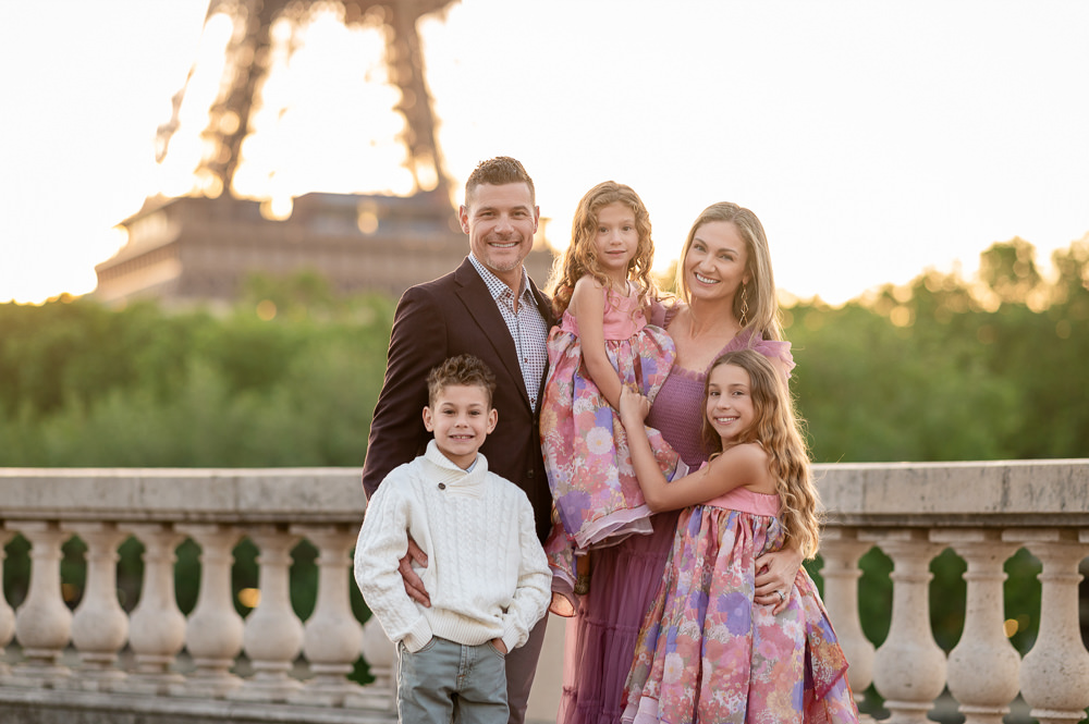 What to wear for a family photos hoot in Paris